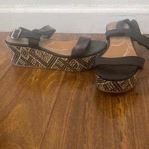 Platform sandals